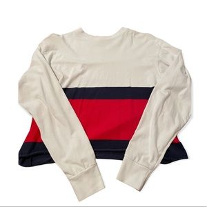 It is an Abercrombie and Finch crop sweatshirt. I have only wore this twice